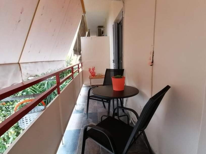 Cozy Apartment Near Metro Station Agia Marina Atena Exterior foto