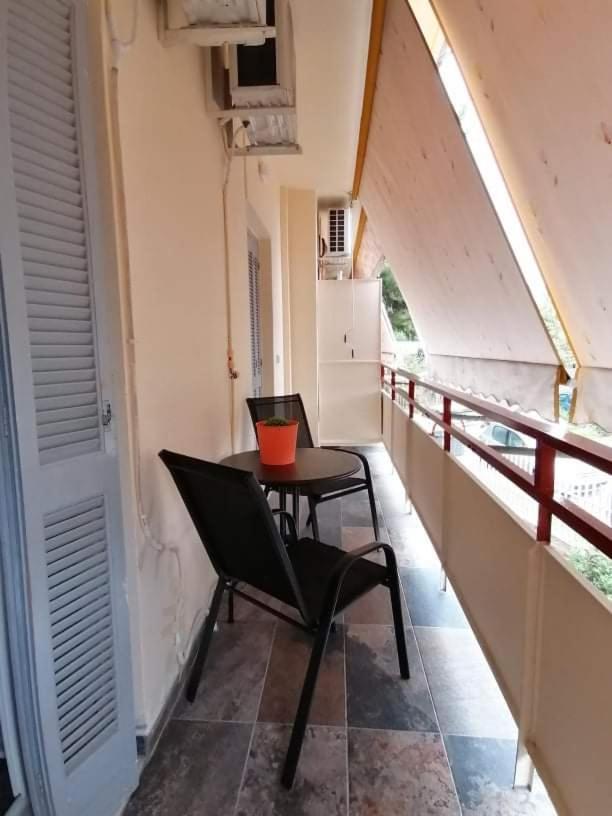 Cozy Apartment Near Metro Station Agia Marina Atena Exterior foto