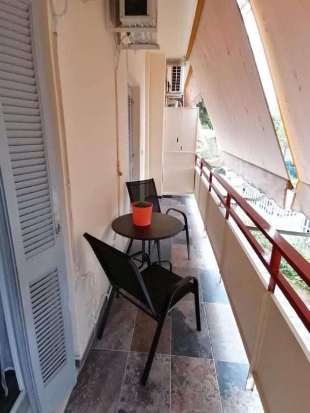 Cozy Apartment Near Metro Station Agia Marina Atena Exterior foto