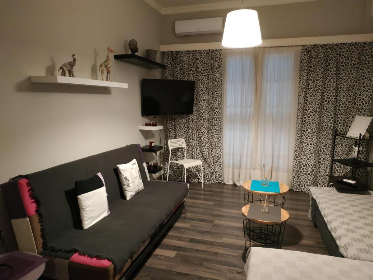 Cozy Apartment Near Metro Station Agia Marina Atena Exterior foto