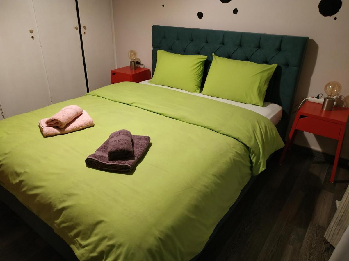 Cozy Apartment Near Metro Station Agia Marina Atena Exterior foto